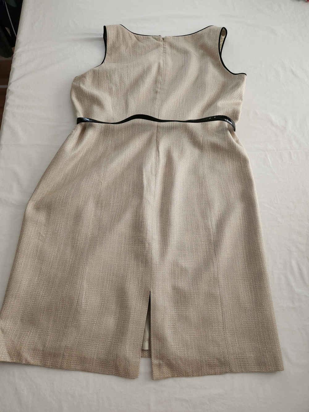 Tahari Arthur S. Levine Beige Black Belted Sheath Dress Size 16 - Picture 3 of 9